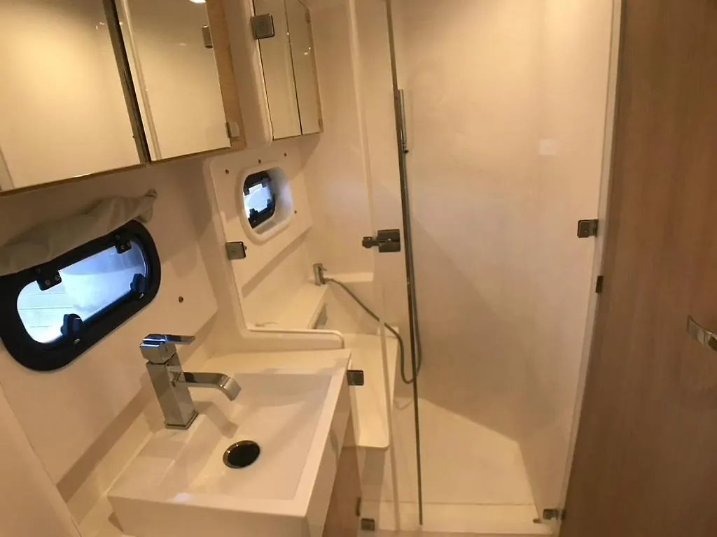 Catamaran Zephyr Nuit Au Mouillage Diner, Nuit Et Petit-Dejeuner Inclus Grand Case
