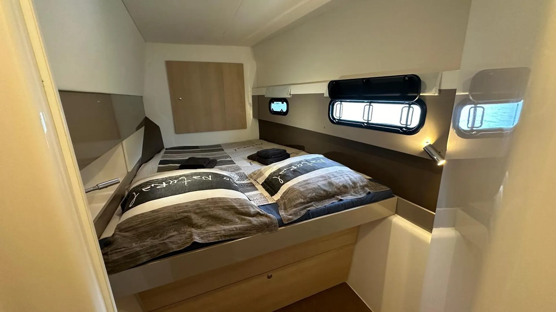 Catamaran Zephyr Nuit Au Mouillage Diner, Nuit Et Petit-Dejeuner Inclus Grand Case Botel