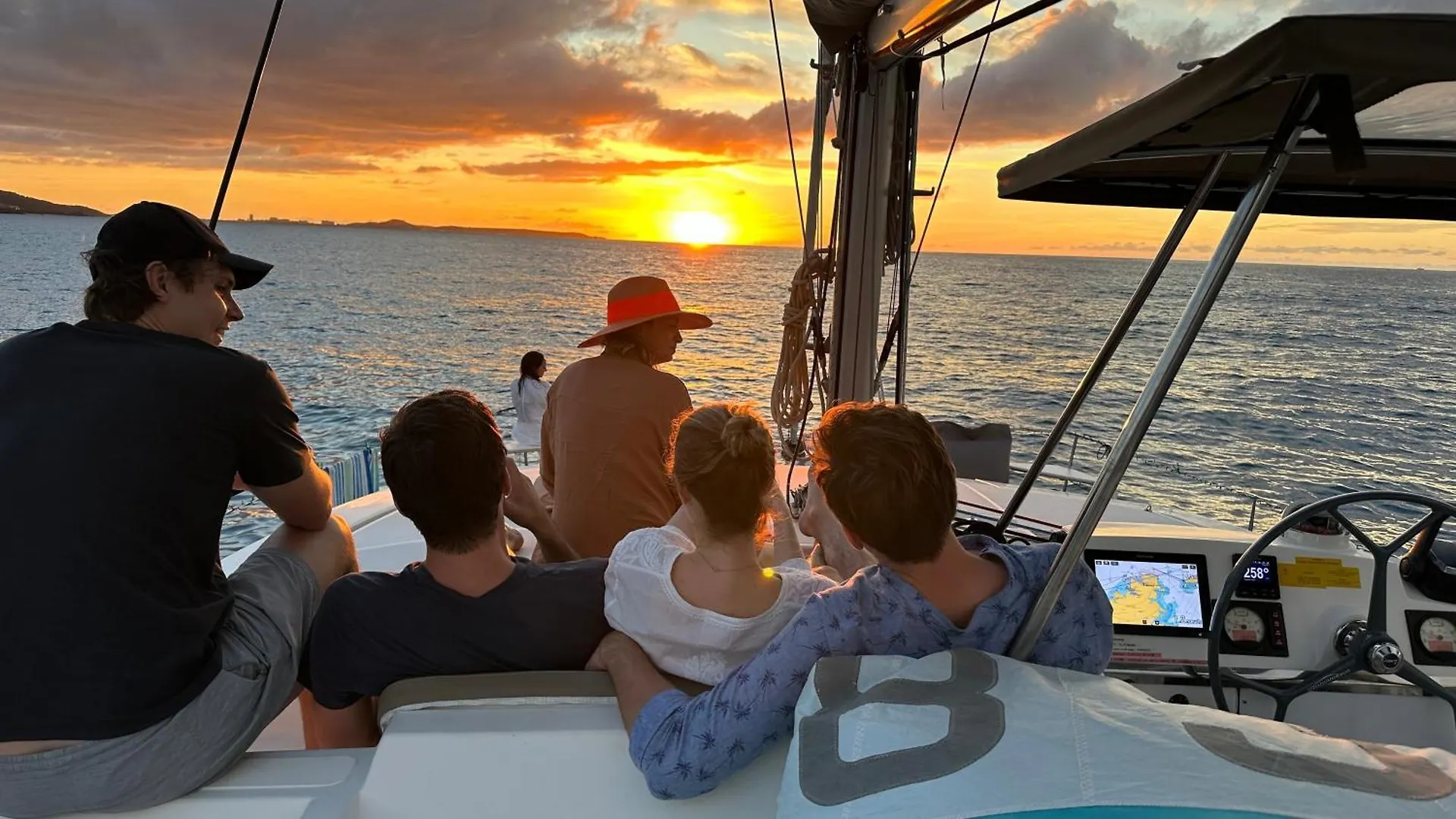 Catamaran Zephyr Nuit Au Mouillage Diner, Nuit Et Petit-Dejeuner Inclus Grand Case
