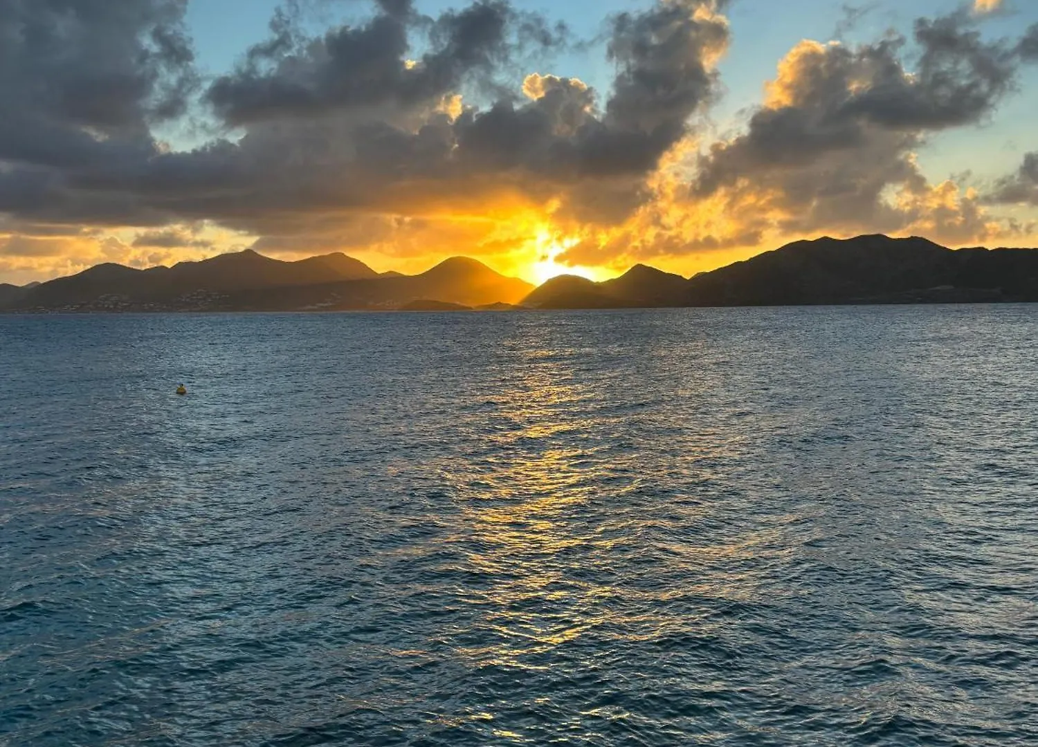 Botel Catamaran Zephyr Nuit Au Mouillage Diner, Nuit Et Petit-Dejeuner Inclus Grand Case